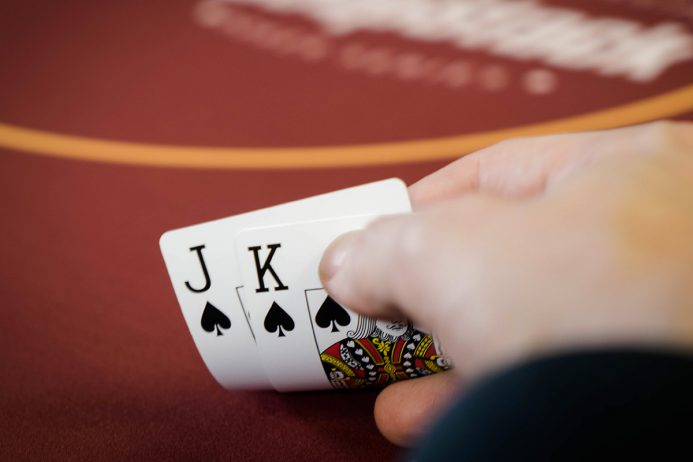 MGM Grand to Host Promo Freerolls for Closing Vegas Poker Rooms